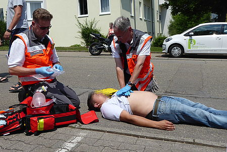 Helfer vor Ort Reanimieren