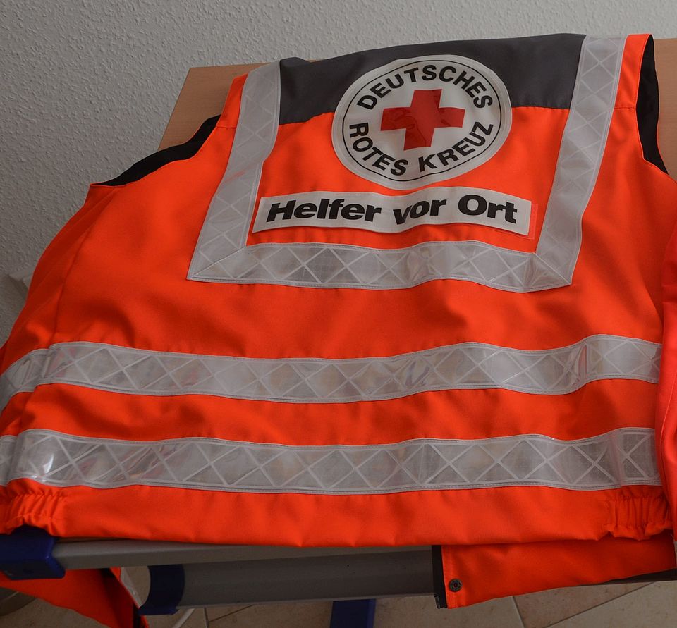 Helfer vor Ort Weste