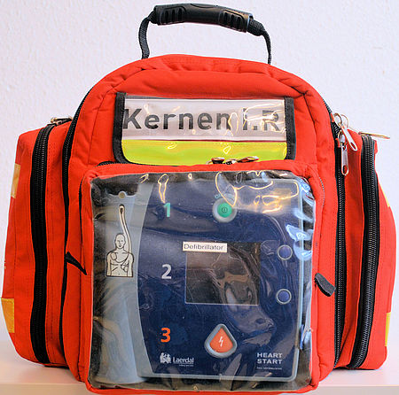 Kleiner Rettungsrucksack mit AED